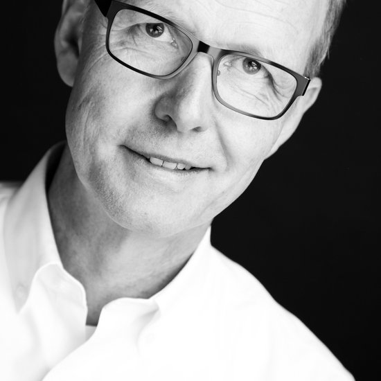 Zusammendenker Prof. Dirk Sauerland im Interview über den Studiengang Philosophie, Politik und Ökonomik