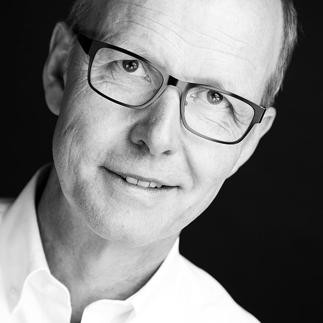 Zusammendenker Prof. Dirk Sauerland im Interview über den Studiengang Philosophie, Politik und Ökonomik