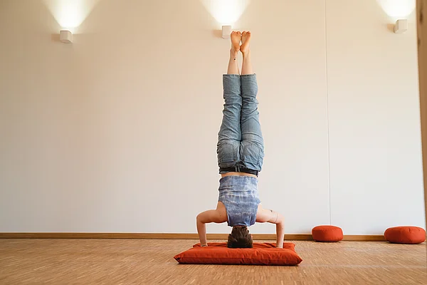 Raum der Stille an der Uni Witten/Herdecke: Hier können Studierende Yoga machen oder einfach entspannen. (Foto: Johannes Buldmann)