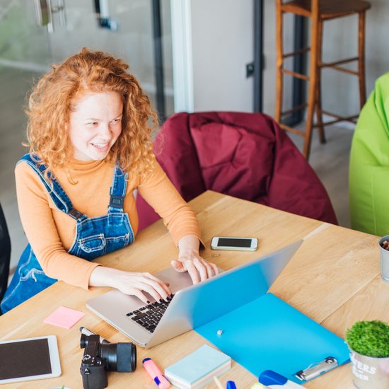 Management-Studierende zeigen dir, wie du dein eigenes Unternehmen gründest