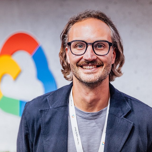 Johannes Nolting – wie er seine Leidenschaft für Marketing an der UW/H fand und damit die Karriereleiter bei Google erklomm