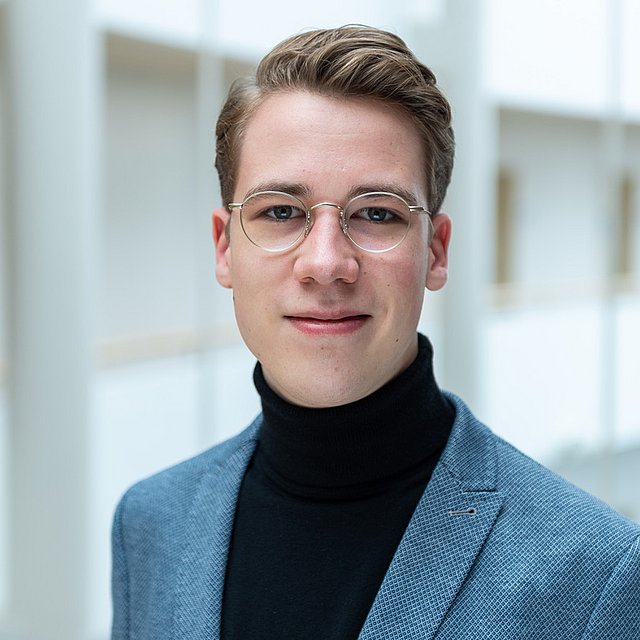 Zusammendenker Finn Schmidt über sein Philosophie, Politik & Ökonomik-Studium