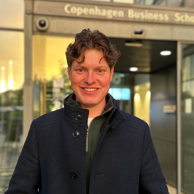 UW/H-Alumnus Moritz Krauss nimmt Kurs auf die Finanzwelt