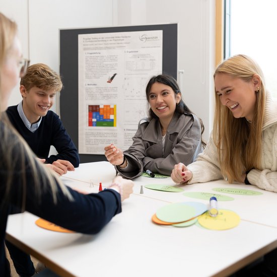 Ganzheitlich und praxisorientiert: dein Psychologie-Studium in Witten