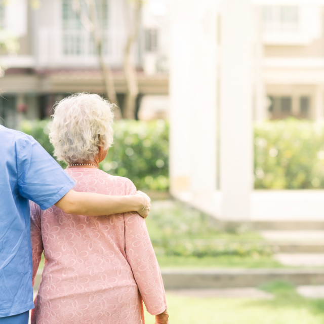 Interview: Warum wir den Wert von Pflege neu definieren müssen