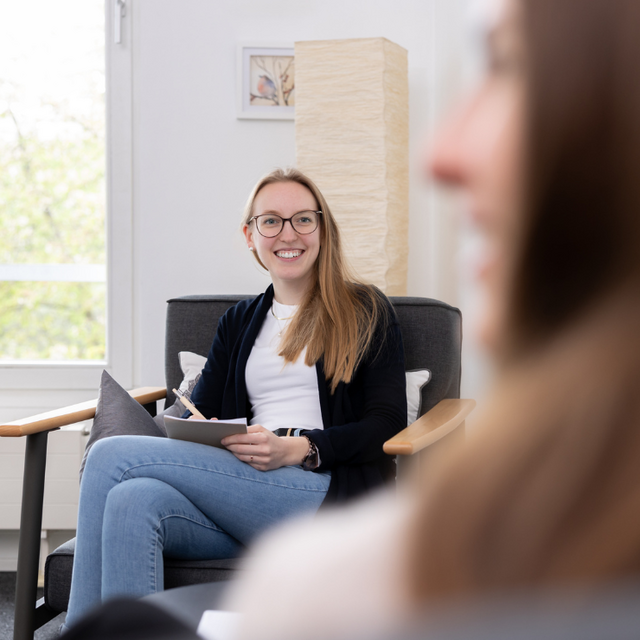 Von der Theorie in die Praxis: Wie Psychologie-Masterstudierende der Uni Witten/Herdecke in der Lehrambulanz selbst therapieren